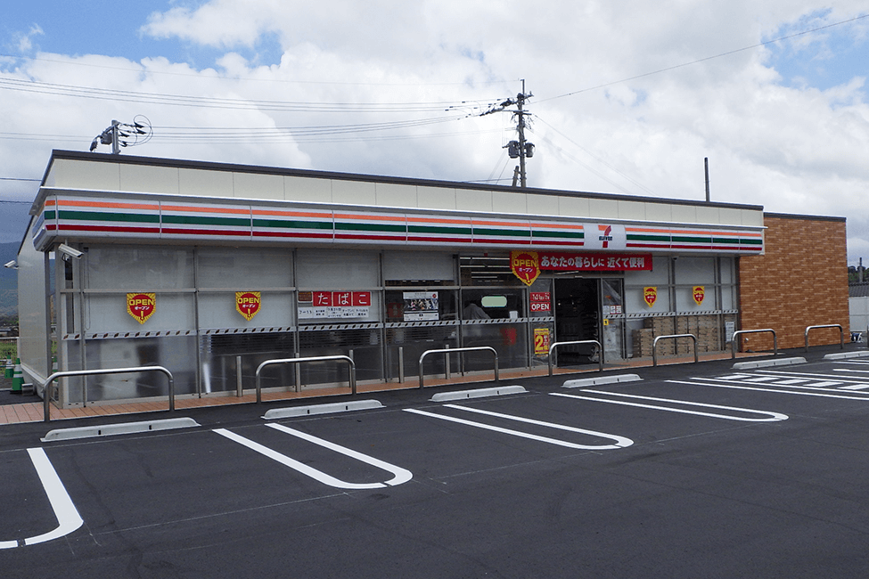 セブンイレブン　直方藤棚駅前店（2018）