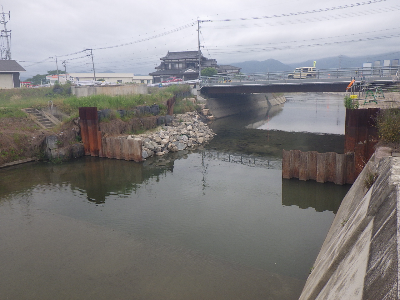切通川河川整備（河道掘削工）