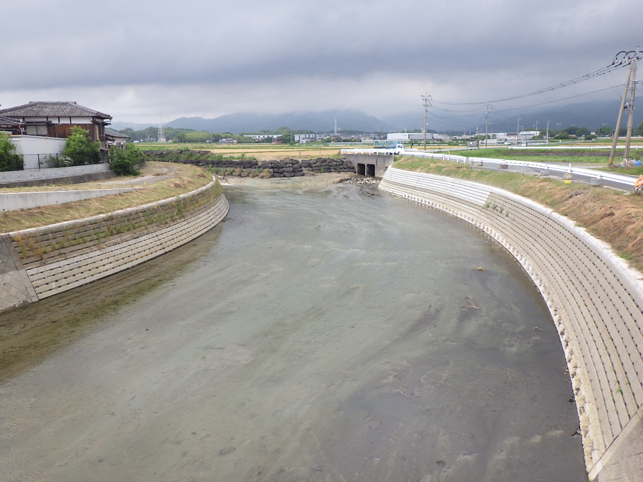 切通川河川整備（河道掘削工）