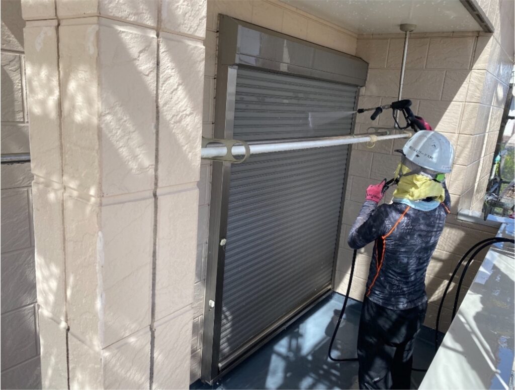 塗装班_外壁塗装_施工中